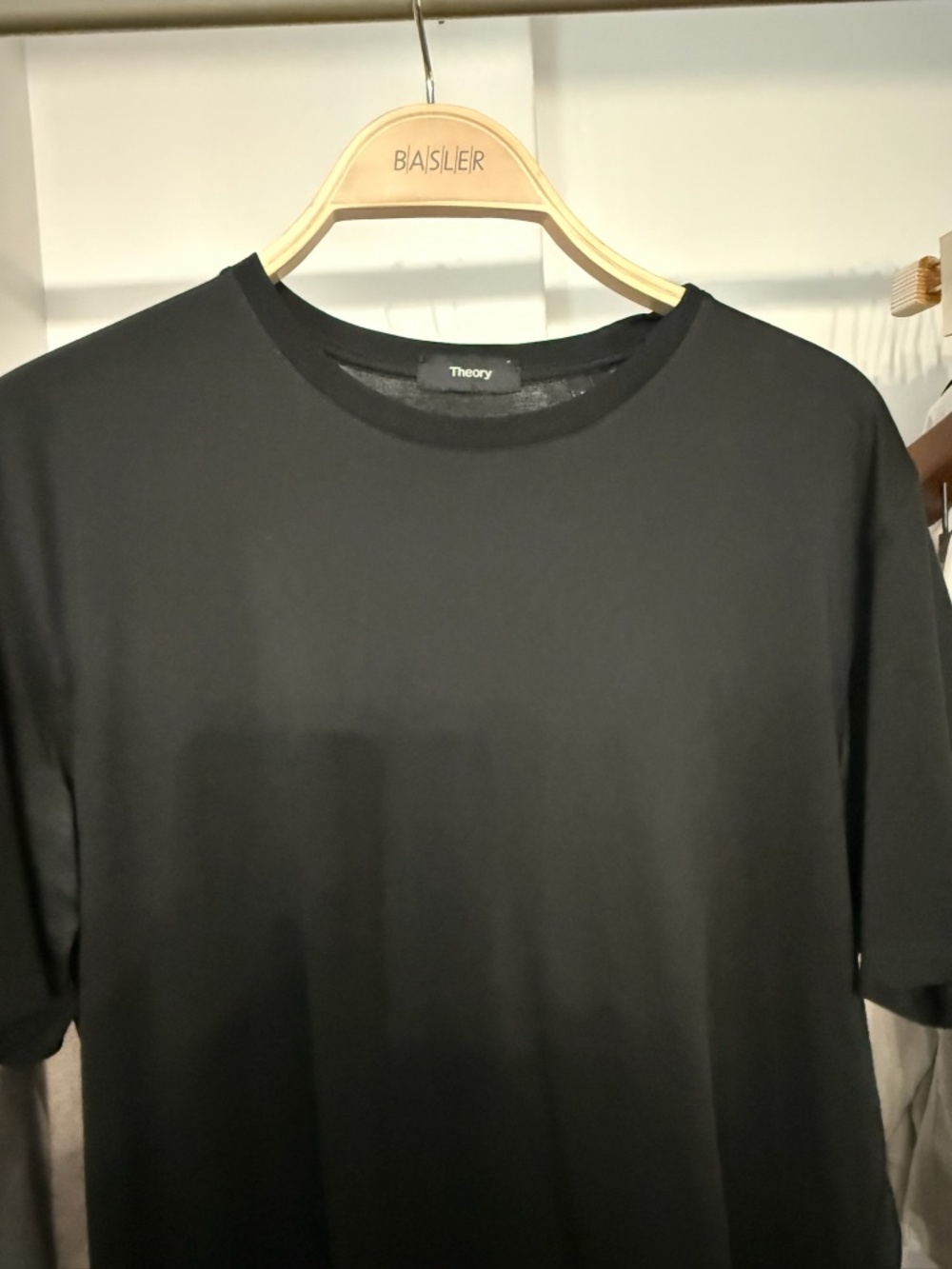 Theory essential 100% cotton T-shirt size medium